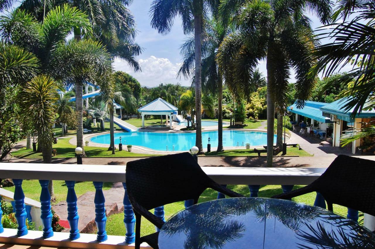 Villa Consorcia Resort Roxas City Exterior photo