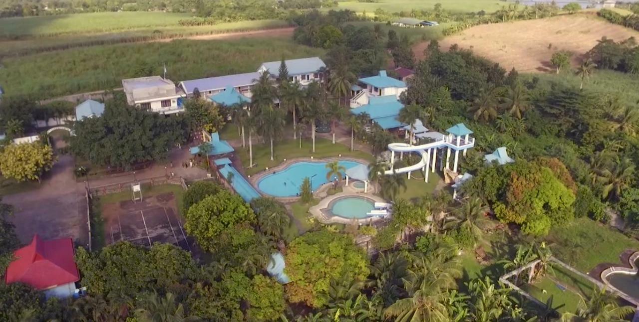 Villa Consorcia Resort Roxas City Exterior photo